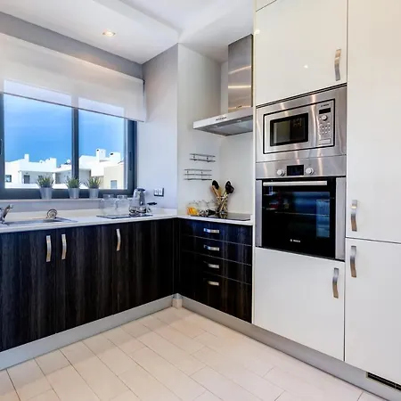 One Bedroom In Albur Village 2j *